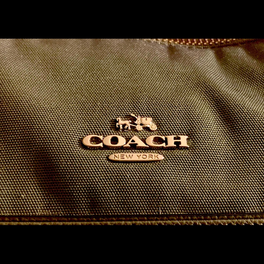 NWOT Authentic Coach Nylon Shoulder Bag 35500 - Green - Picture 4 of 12